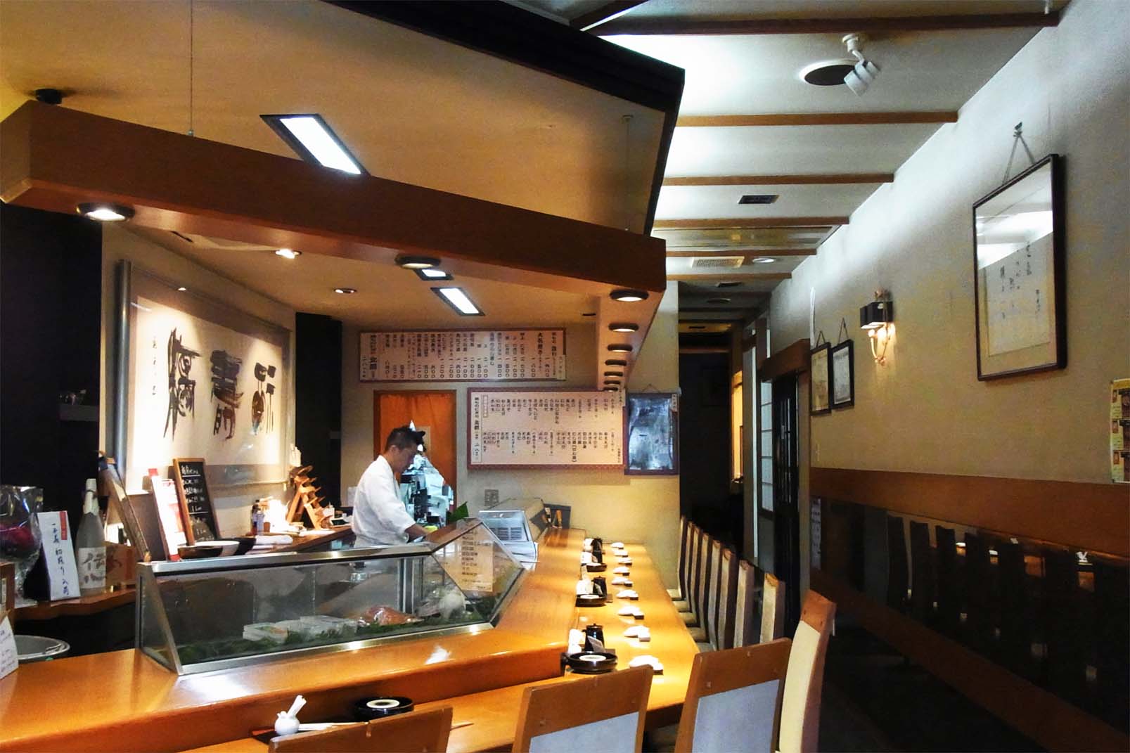 老舗寿司屋　福寿しカウンター席