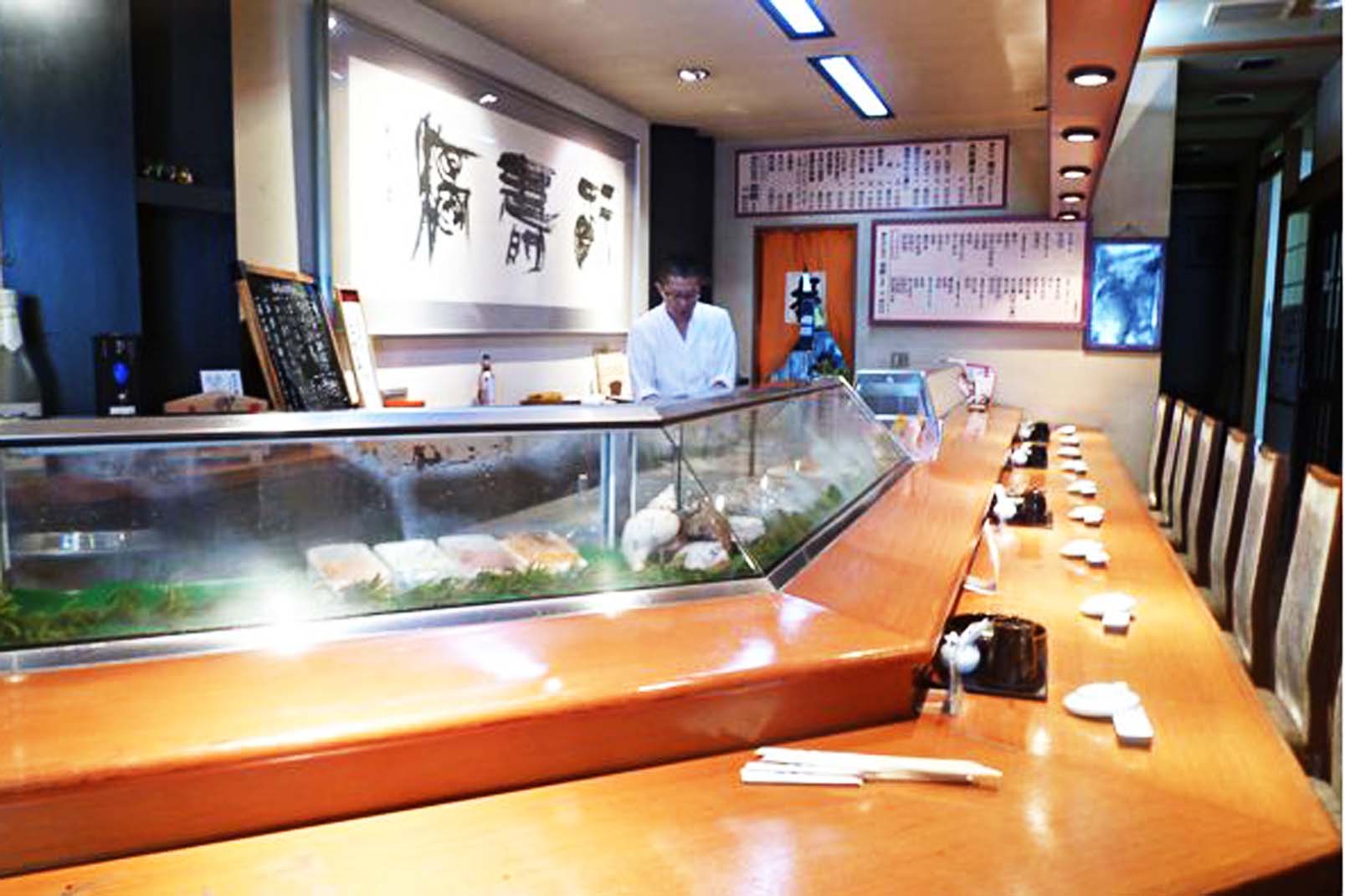 老舗寿司屋　福寿し店内